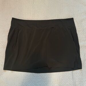 Athleta soho skort. Size 24. Great quality-like new. Army green